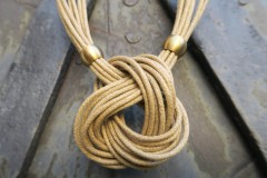 Kette-mit-Knoten-natur